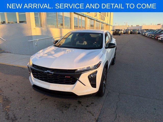 Certified 2024 Chevrolet Trax RS w/ Driver Confidence Package FWD image 1