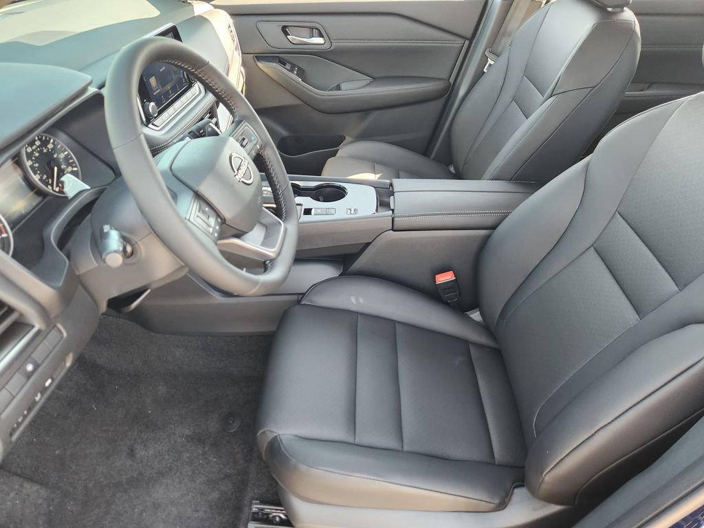New 2026 Nissan Rogue Dark Armor FWD image 9