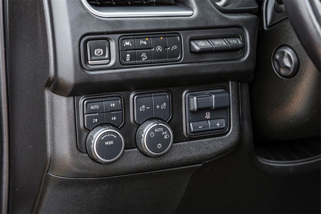 Used 2021 Chevrolet Suburban Premier w/ Premium Package image 33