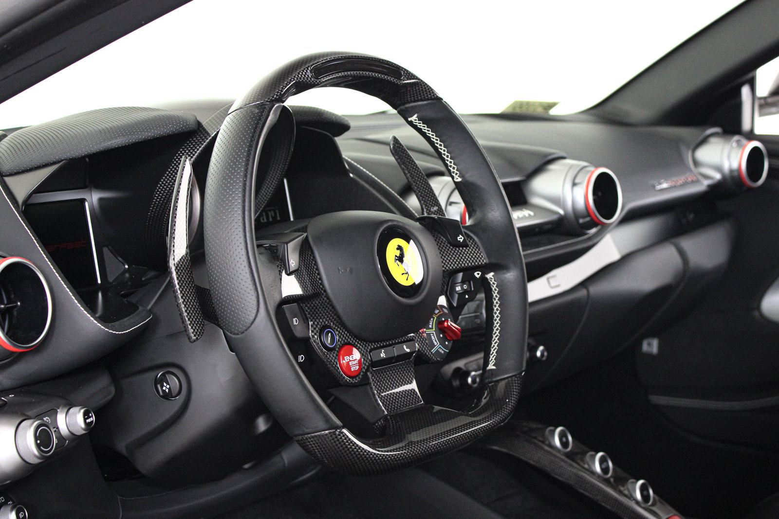 Used 2019 Ferrari 812 Superfast RWD image 34