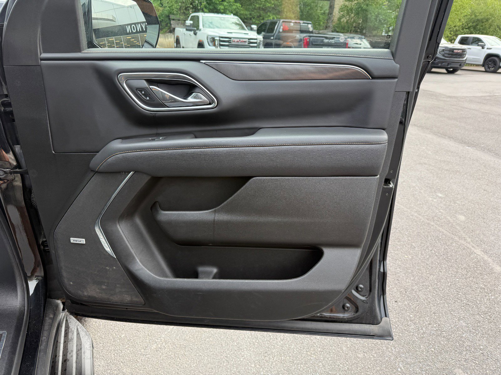 Used 2023 GMC Yukon AT4 image 24