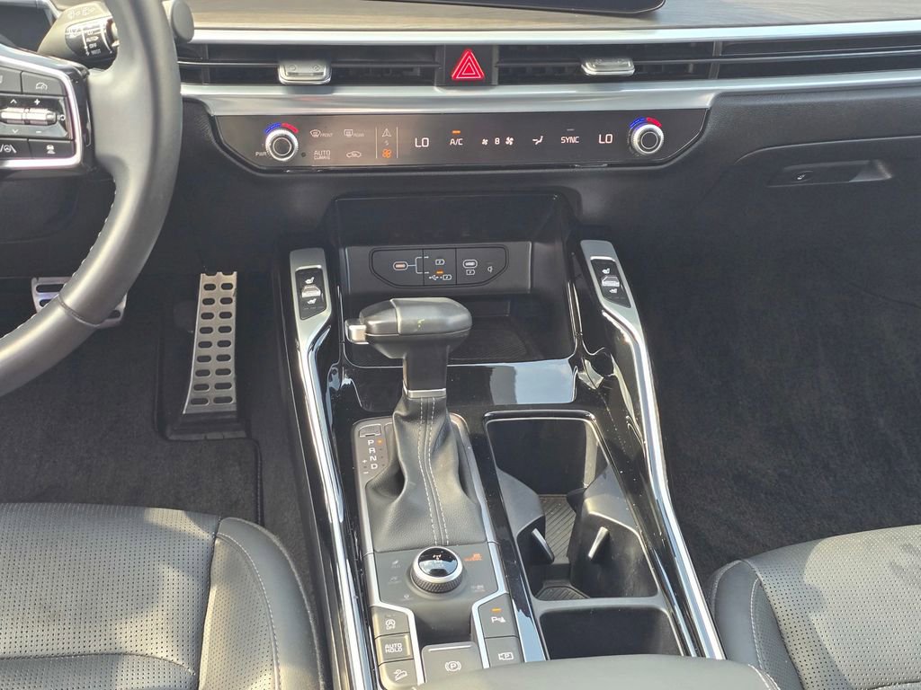 Used 2024 Kia Sorento SX image 17