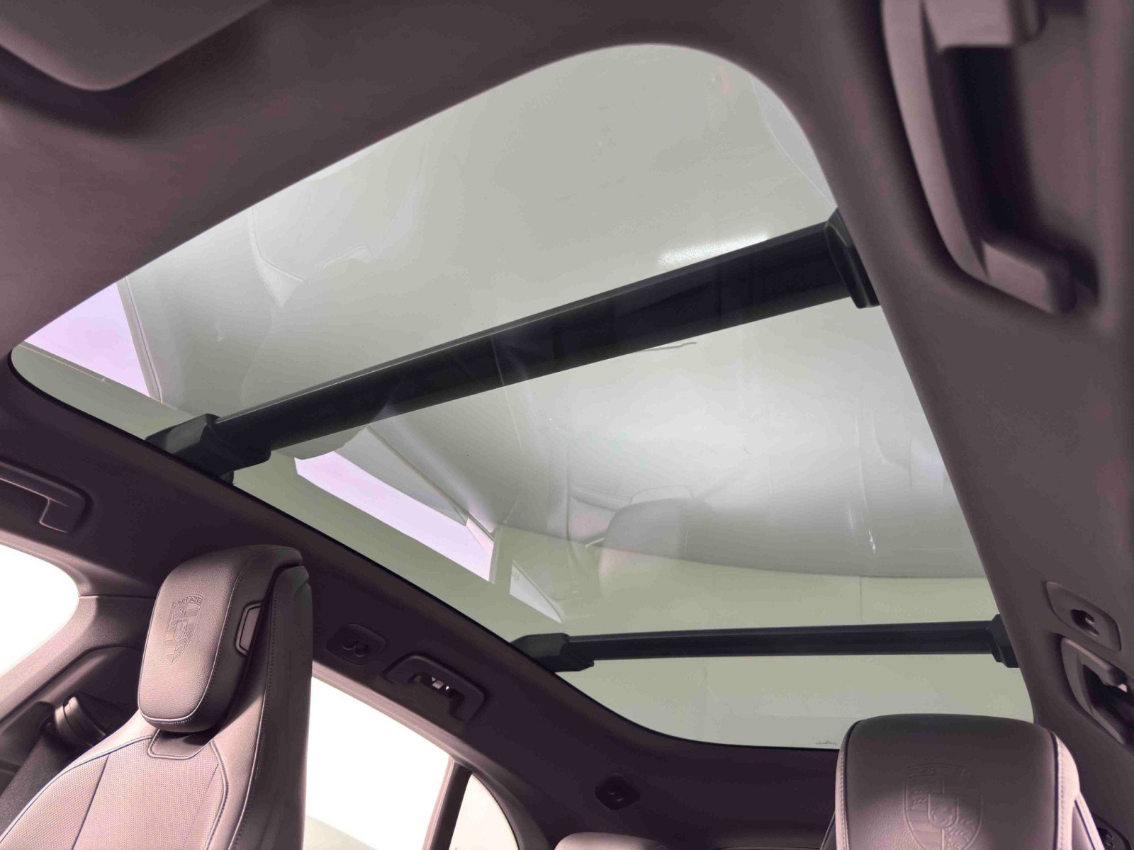 Used 2023 Porsche Taycan 4 Cross Turismo w/ Premium Package image 12