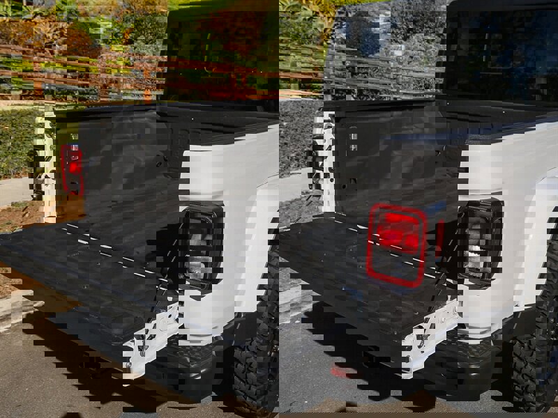 Used 2023 Jeep Gladiator Willys image 18