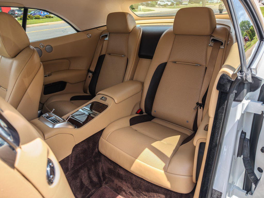 Used 2018 Rolls-Royce Dawn RWD image 28