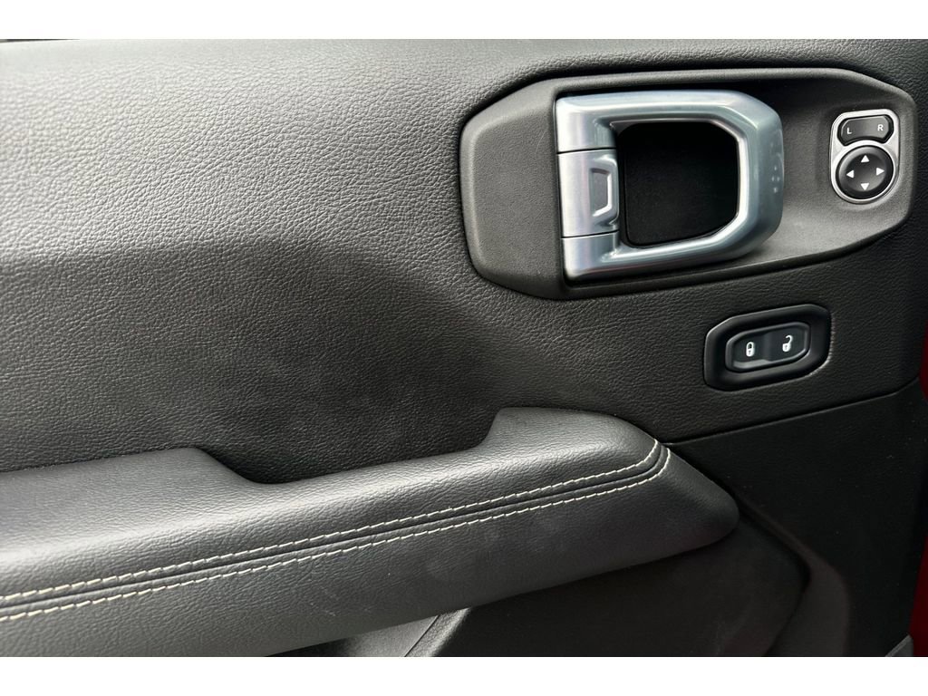 Used 2021 Jeep Wrangler Unlimited Sahara w/ Safety Group image 11