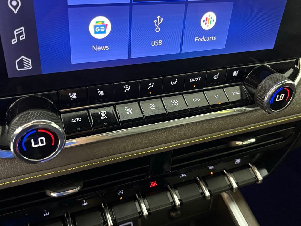 Used 2023 Chevrolet Colorado ZR2 w/ ZR2 Convenience Package III image 32