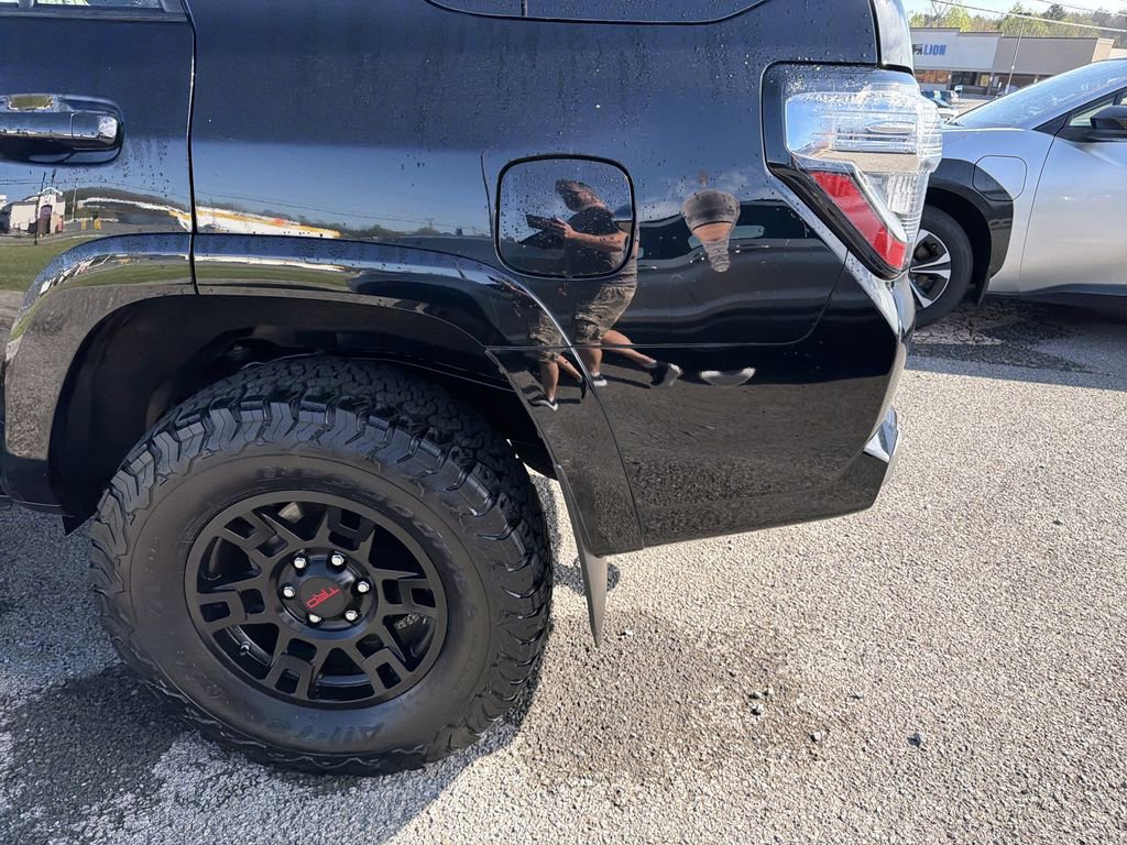 Used 2020 Toyota 4Runner TRD Off-Road Premium w/ Moonroof Package AWD/4WD image 9