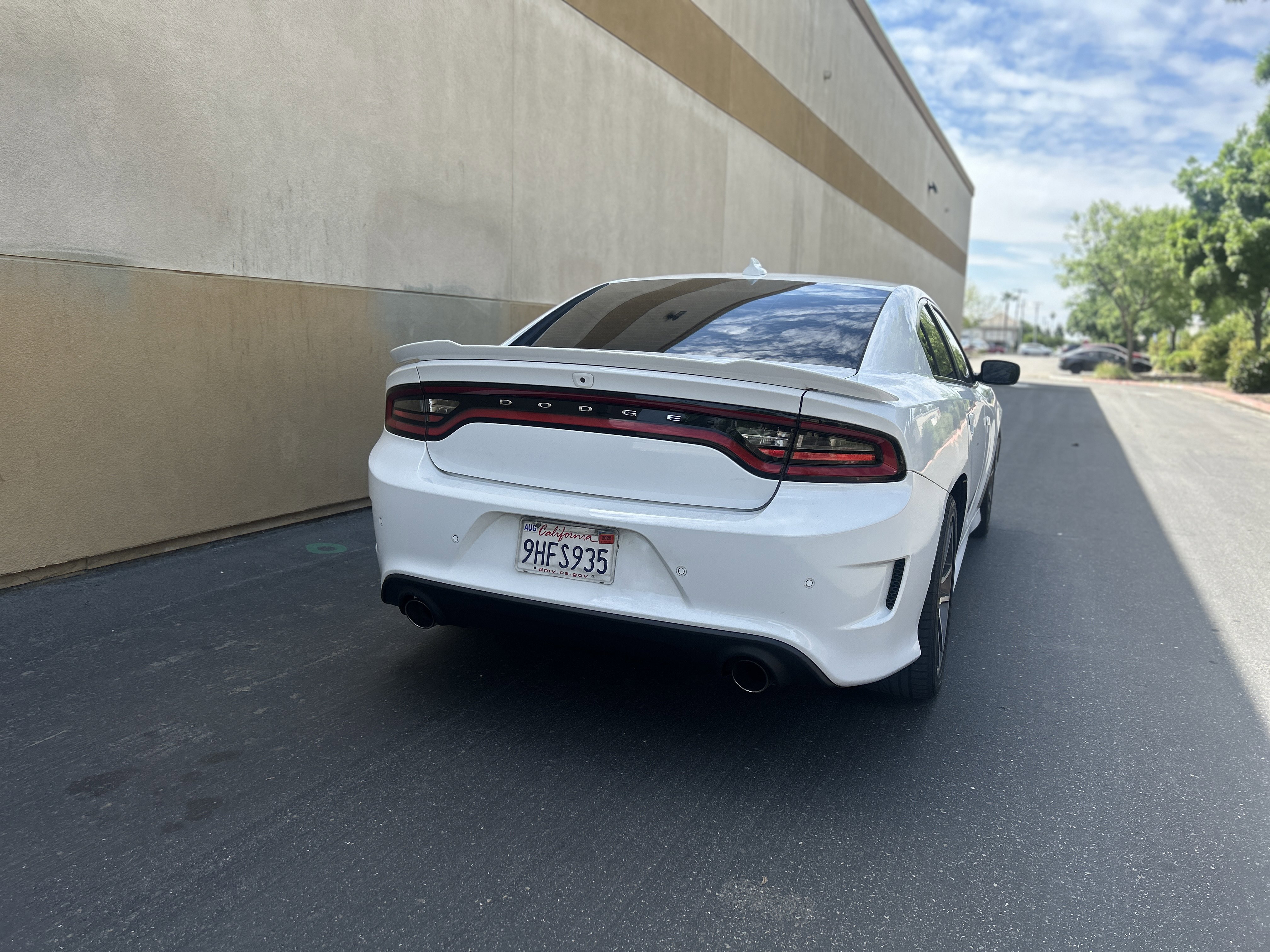 Used 2023 Dodge Charger R/T w/ Navigation & Travel Group image 17