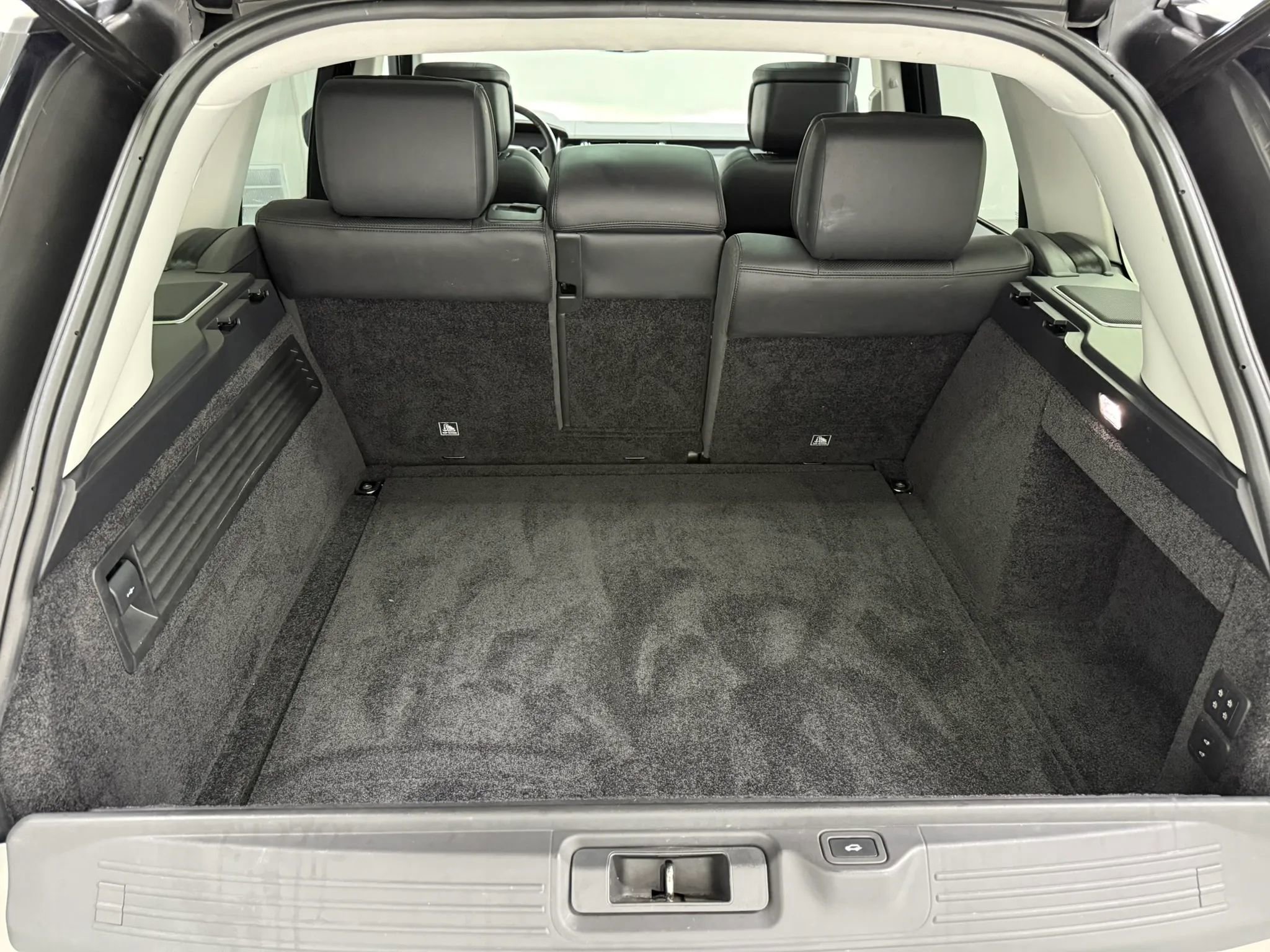 Used 2018 Land Rover Range Rover Supercharged image 58