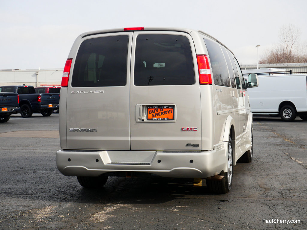 Used 2022 GMC Savana 2500 w/ Enhanced Convenience Package image 16