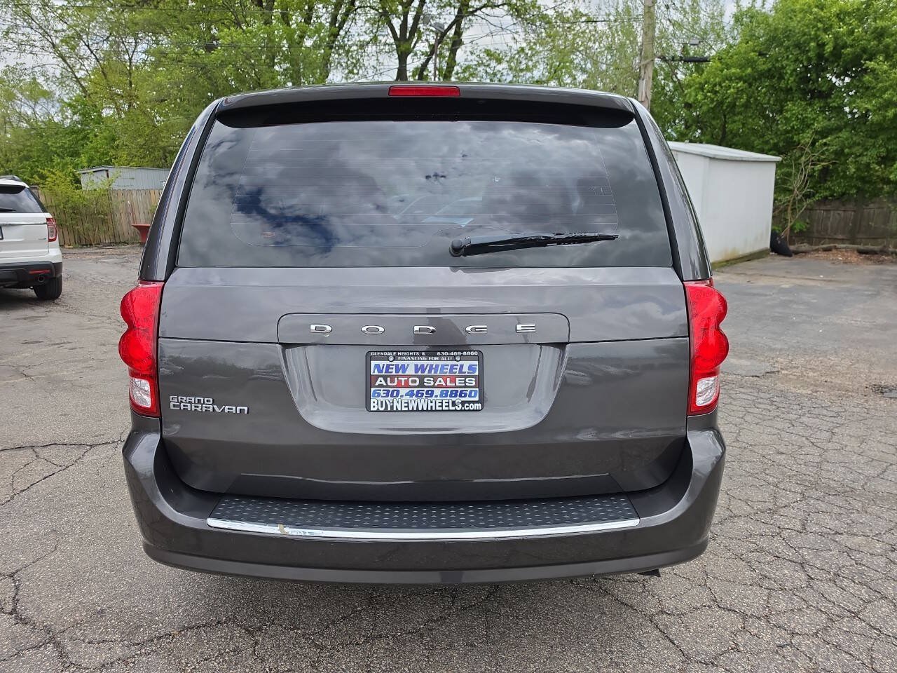 Used 2015 Dodge Grand Caravan American Value Package FWD image 17