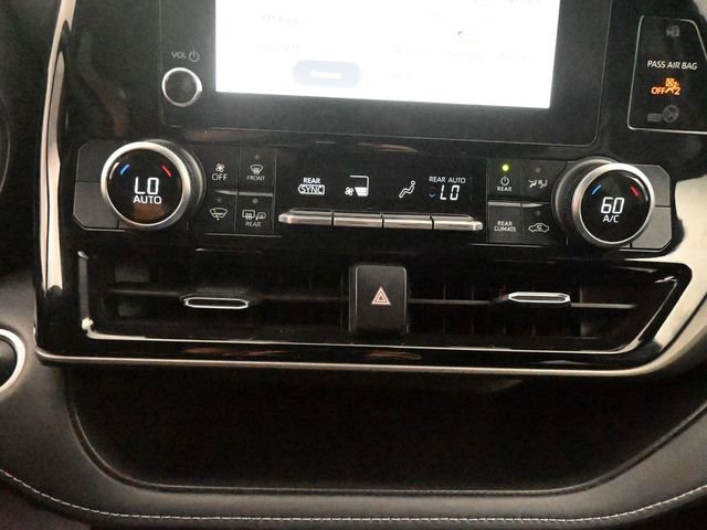 Used 2024 Toyota Highlander LE image 20
