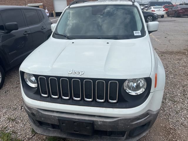 Used 2016 Jeep Renegade Latitude w/ Popular Equipment Group FWD image 2