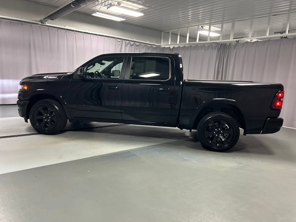 Used 2025 RAM 1500 Big Horn AWD/4WD image 4