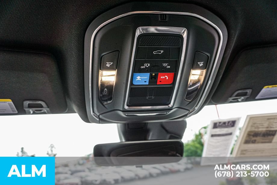 Used 2025 Jeep Grand Cherokee Altitude AWD/4WD image 32