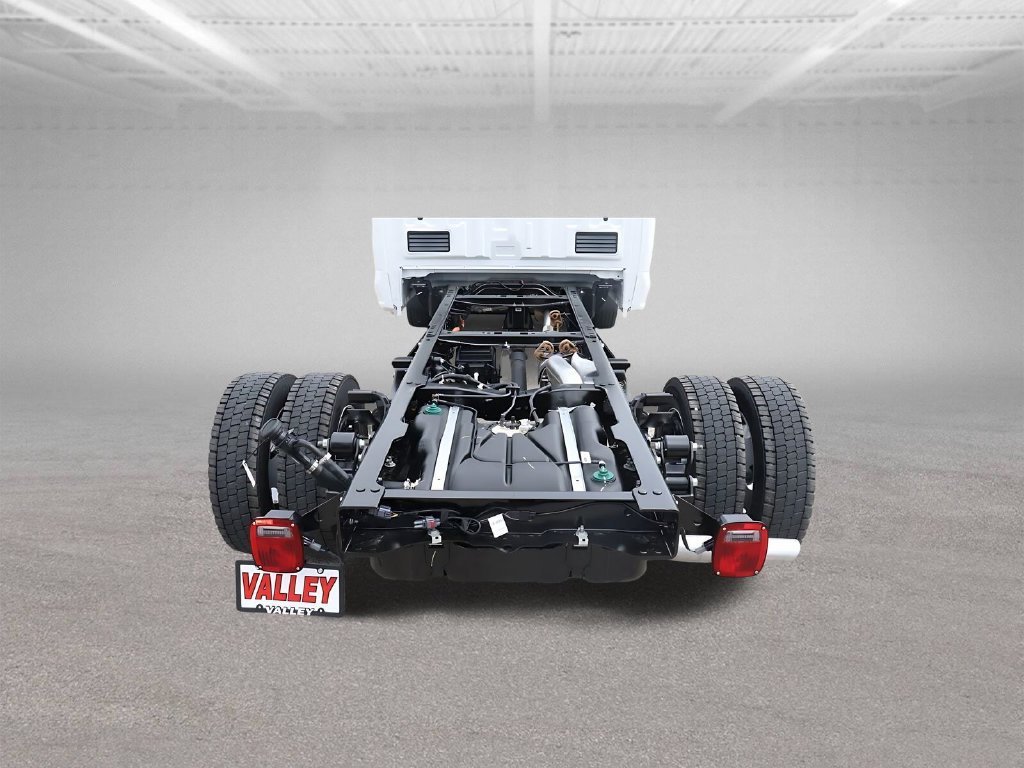 New 2025 Ford F550 4x4 Regular Cab Super Duty image 20