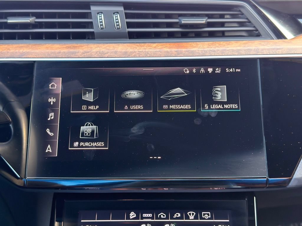 Used 2021 Audi e-tron Prestige w/ Prestige Package AWD/4WD image 31