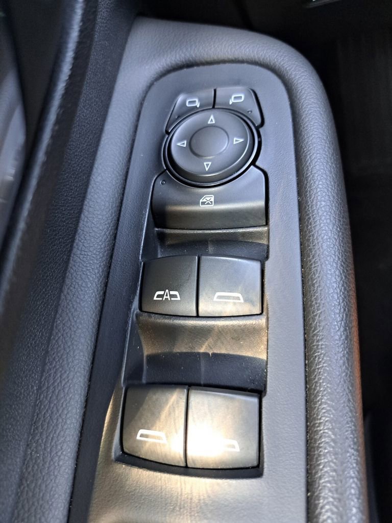 Used 2023 GMC Terrain SLE FWD image 17