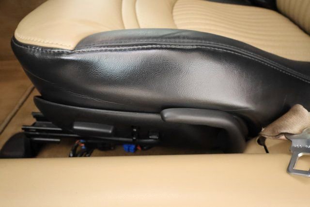 Used 2000 Chevrolet Corvette Convertible w/ Performance Handling Pkg image 9