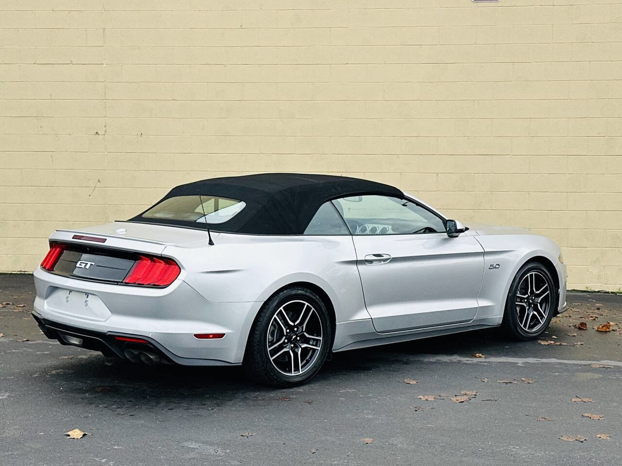 Used 2019 Ford Mustang GT Premium RWD image 6