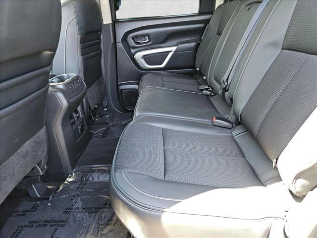 Used 2017 Nissan Titan PRO-4X AWD/4WD image 21