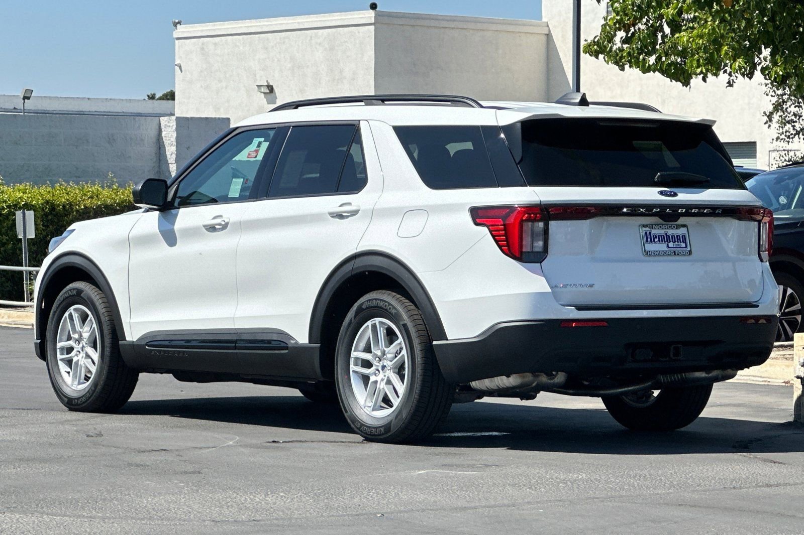 New 2026 Ford Explorer Active RWD image 6