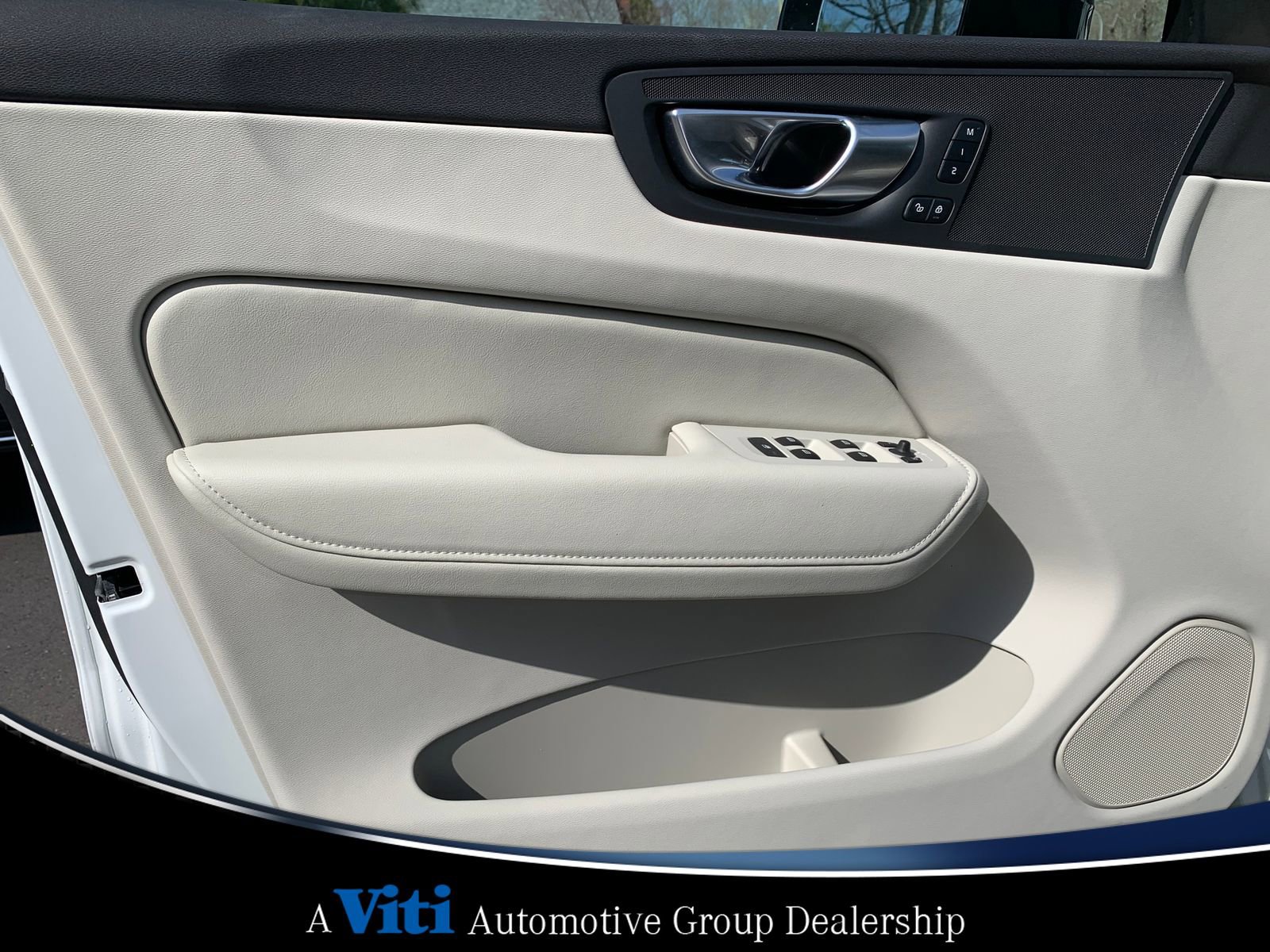 Used 2025 Volvo XC60 B5 Core w/ Climate Package image 10