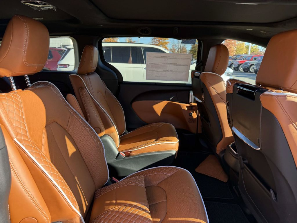 New 2026 Chrysler Pacifica Pinnacle FWD image 15