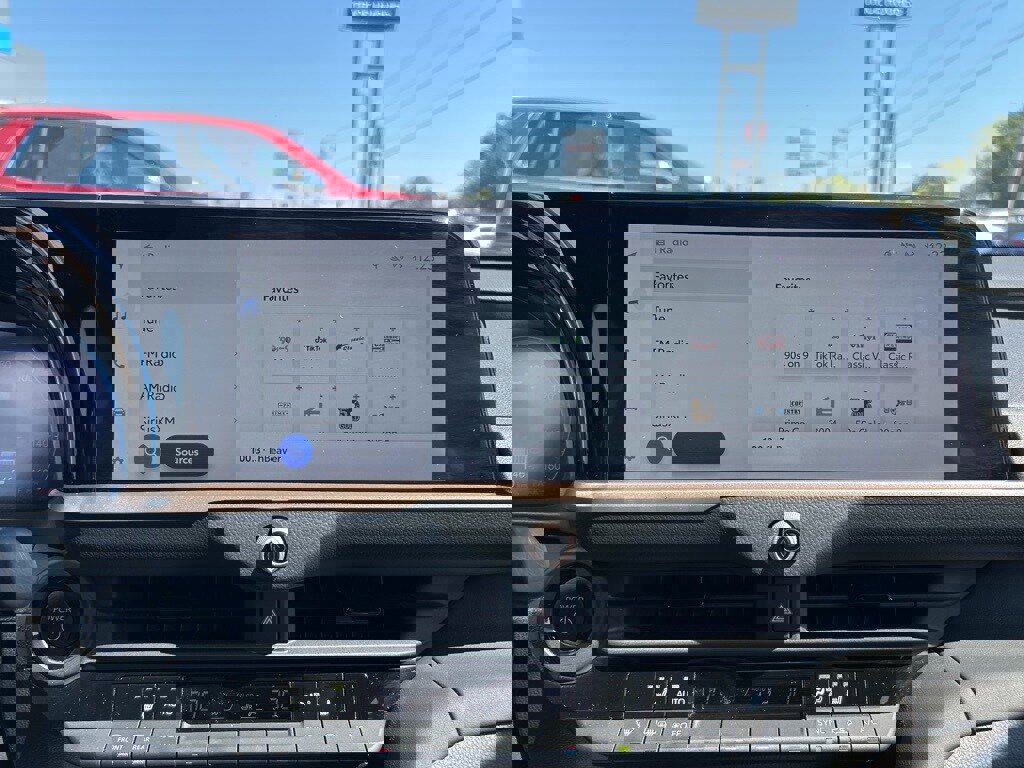 Used 2023 Toyota Crown XLE image 27