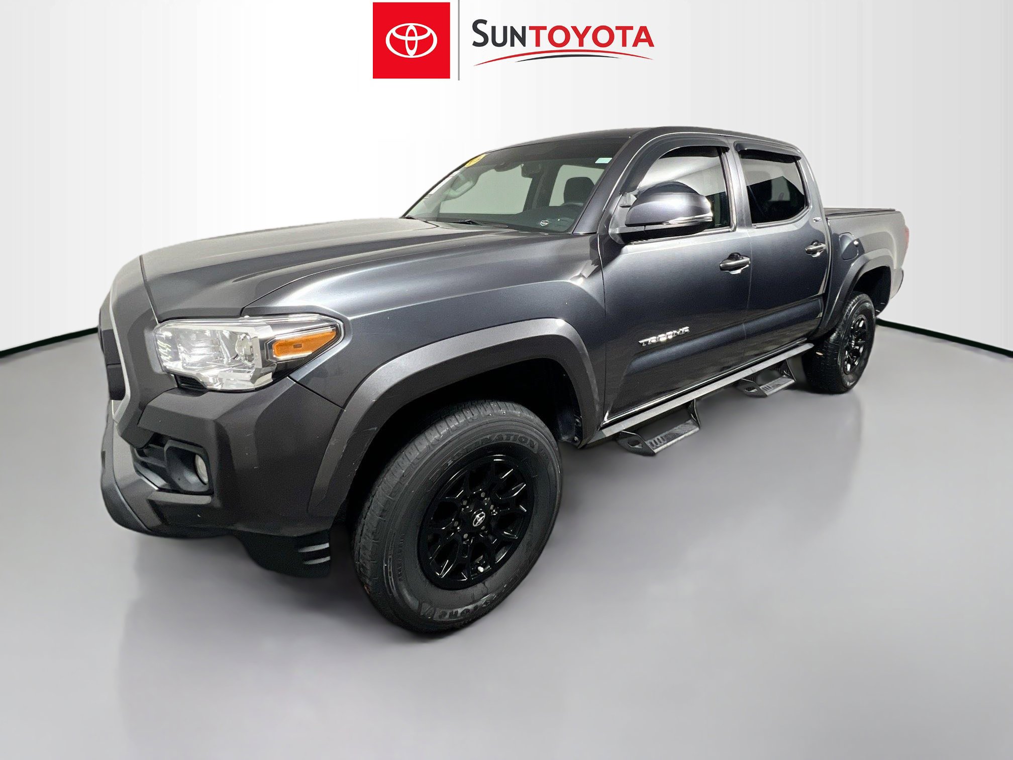 Used 2022 Toyota Tacoma SR5 w/ Technology Package image 9