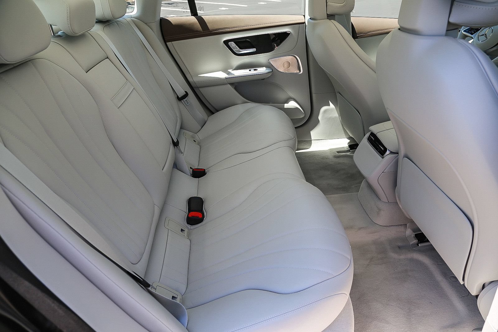Used 2024 Mercedes-Benz EQE 350+ 4MATIC Sedan image 16