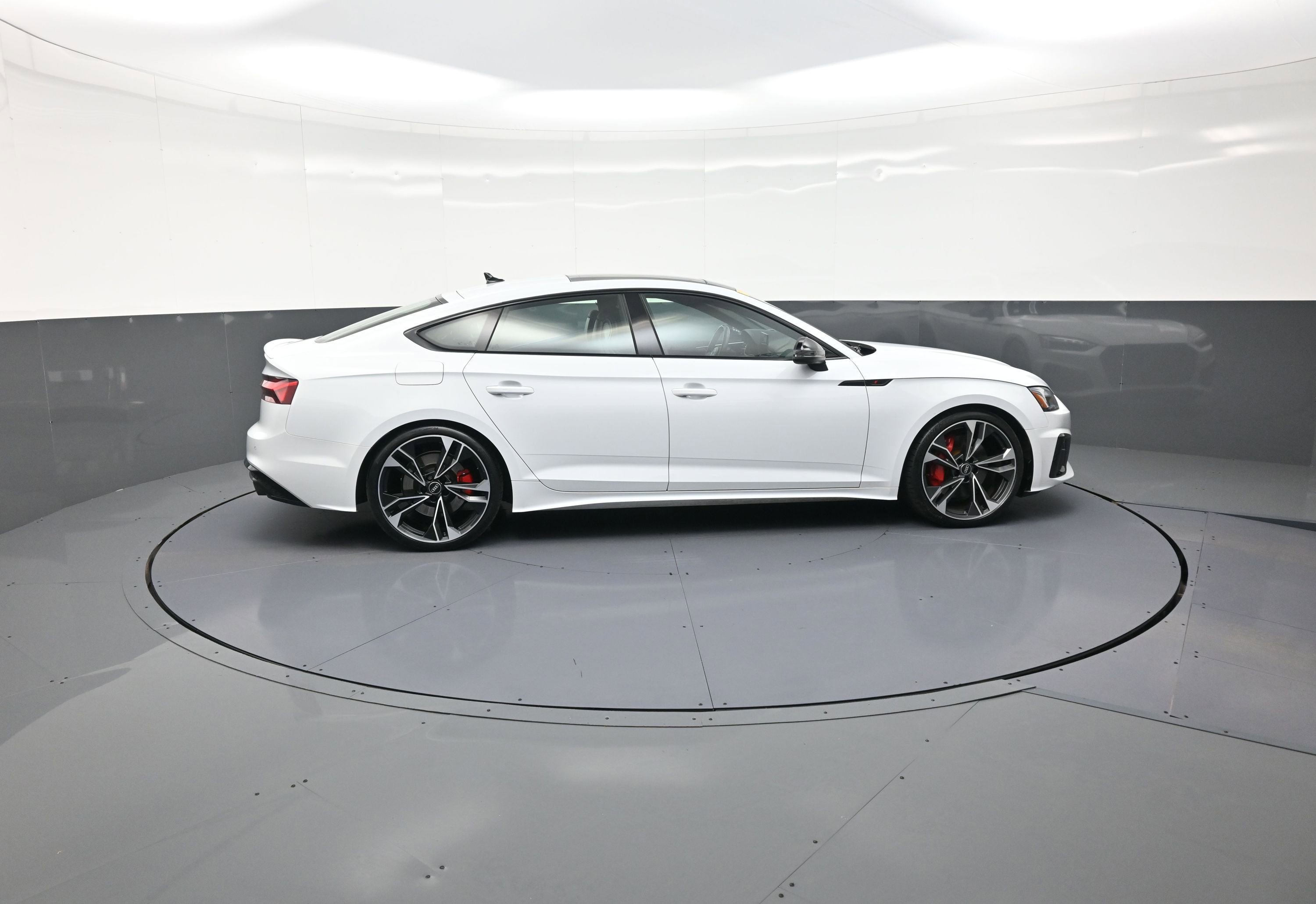 Used 2023 Audi S5 Premium Plus image 2