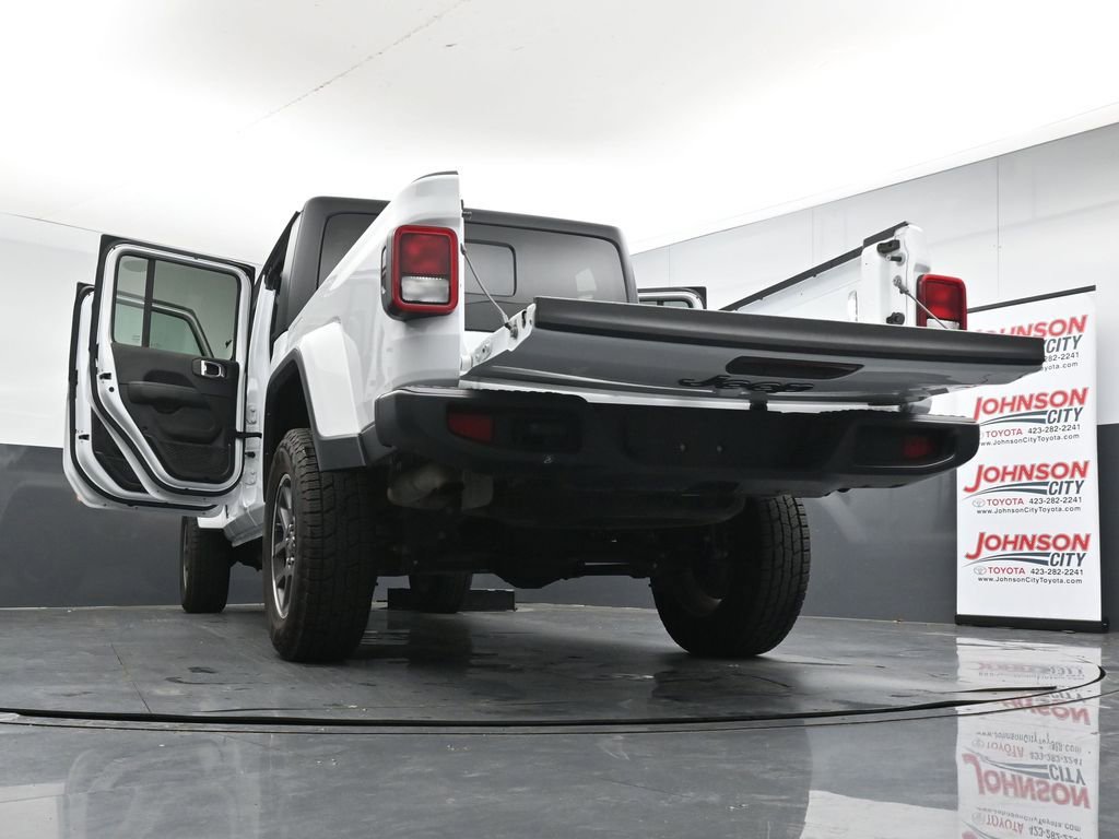 Used 2023 Jeep Gladiator Overland AWD/4WD image 42