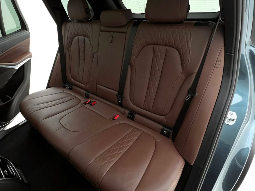 Certified 2024 BMW X5 xDrive50e w/ Executive Package AWD/4WD image 15