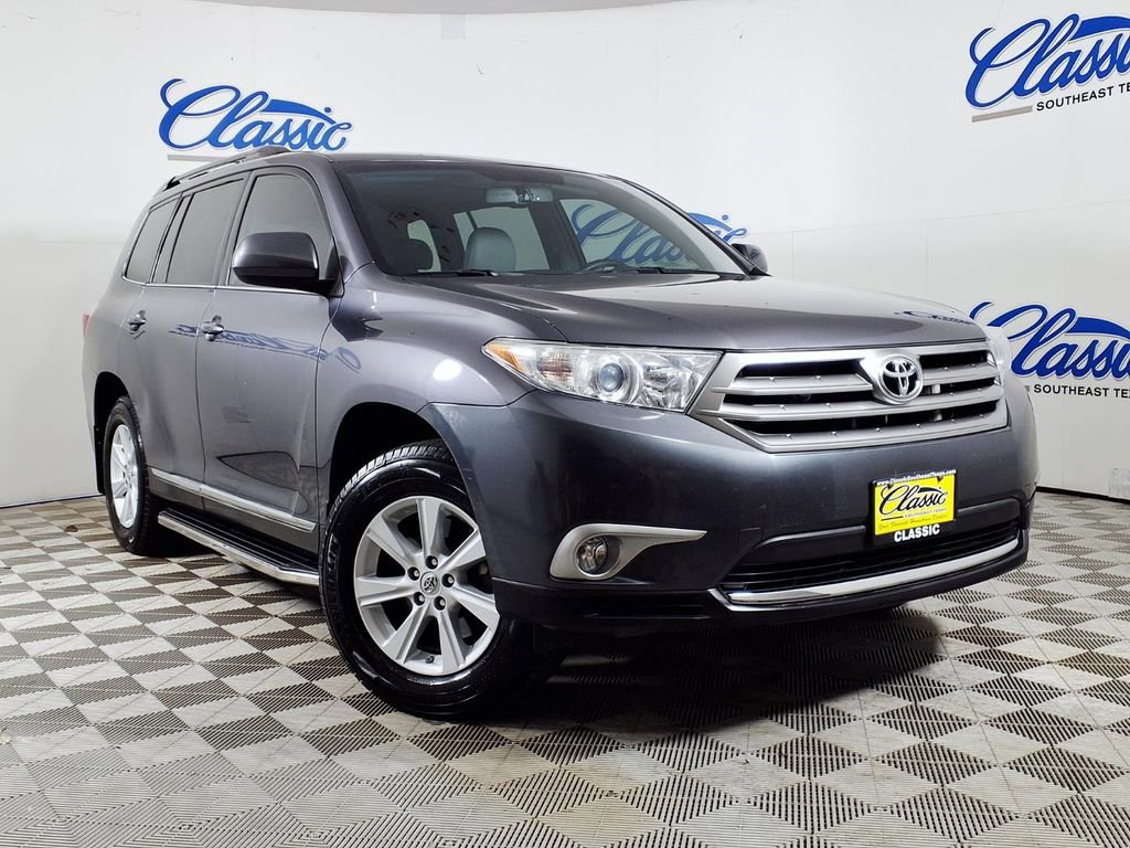 Used 2013 Toyota Highlander SE FWD image 1