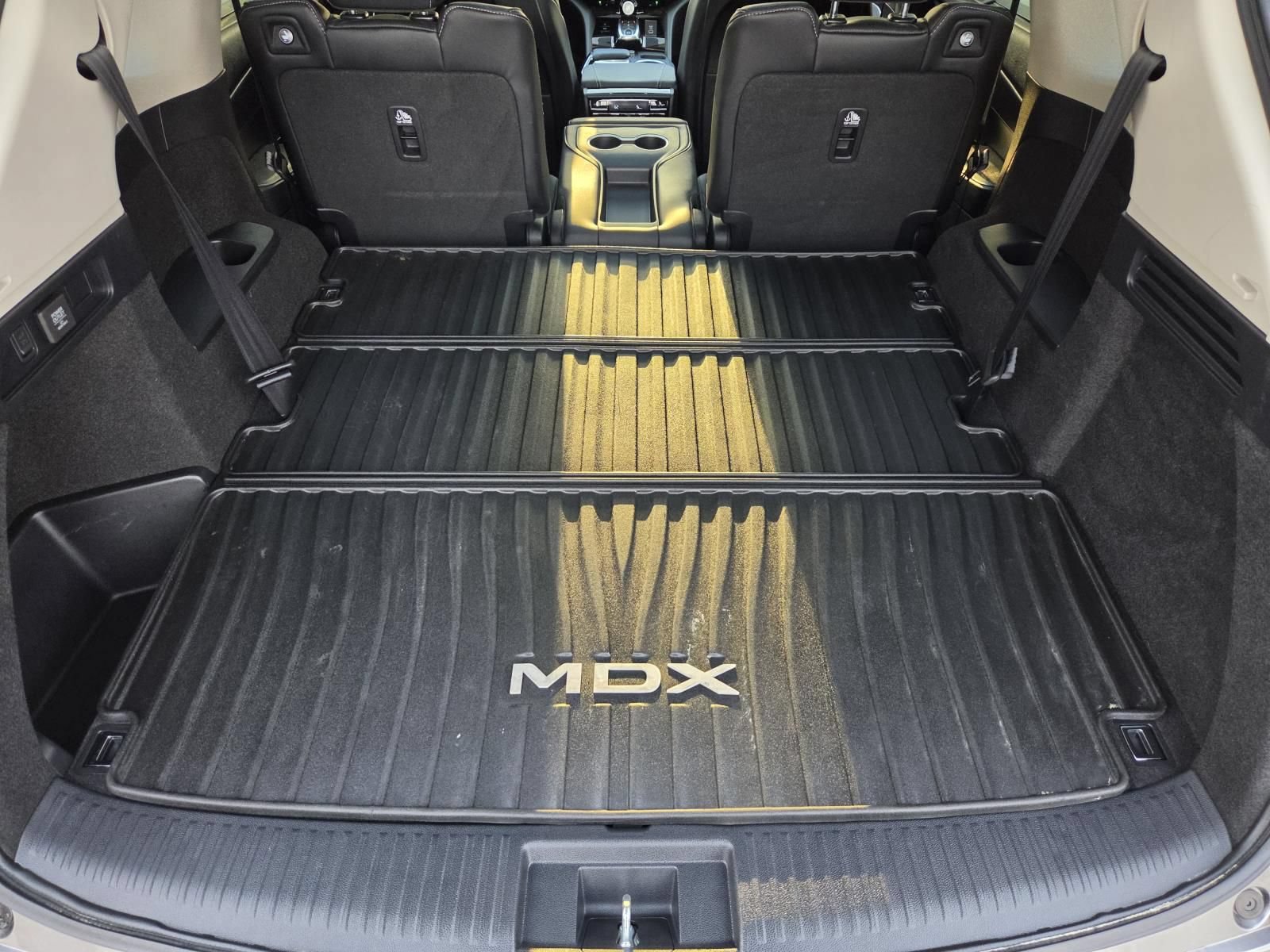 Used 2024 Acura MDX w/ Technology Package FWD image 9