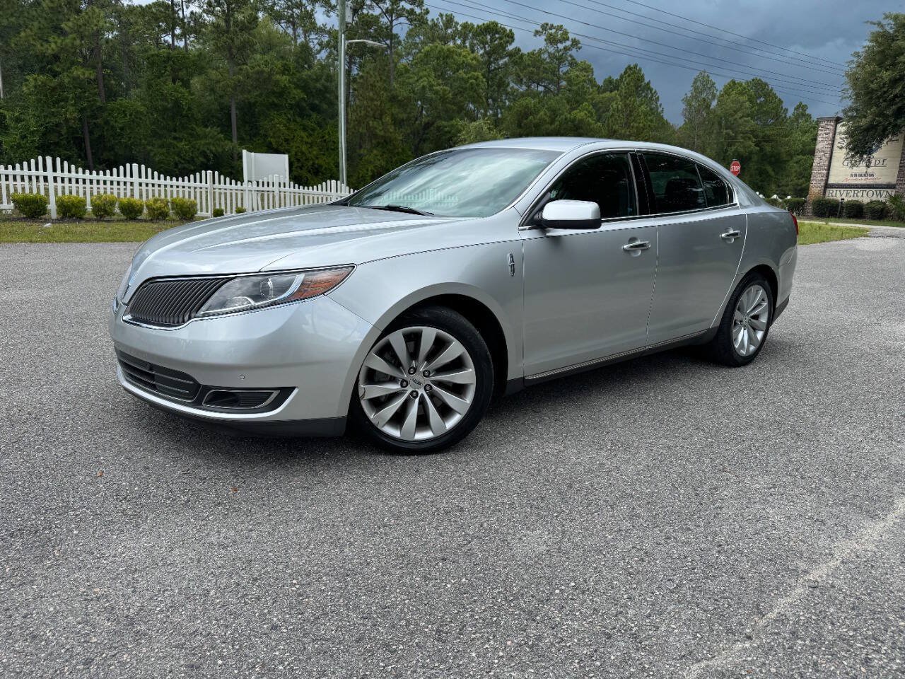Used 2013 Lincoln MKS FWD image 28