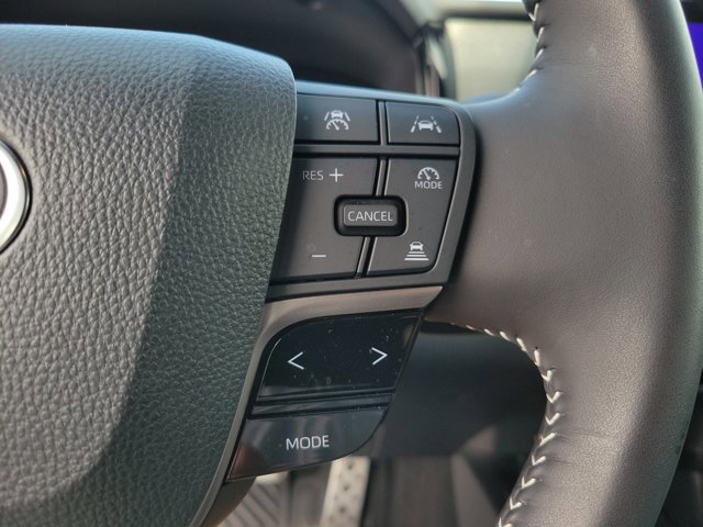 Used 2025 Toyota Camry SE image 18