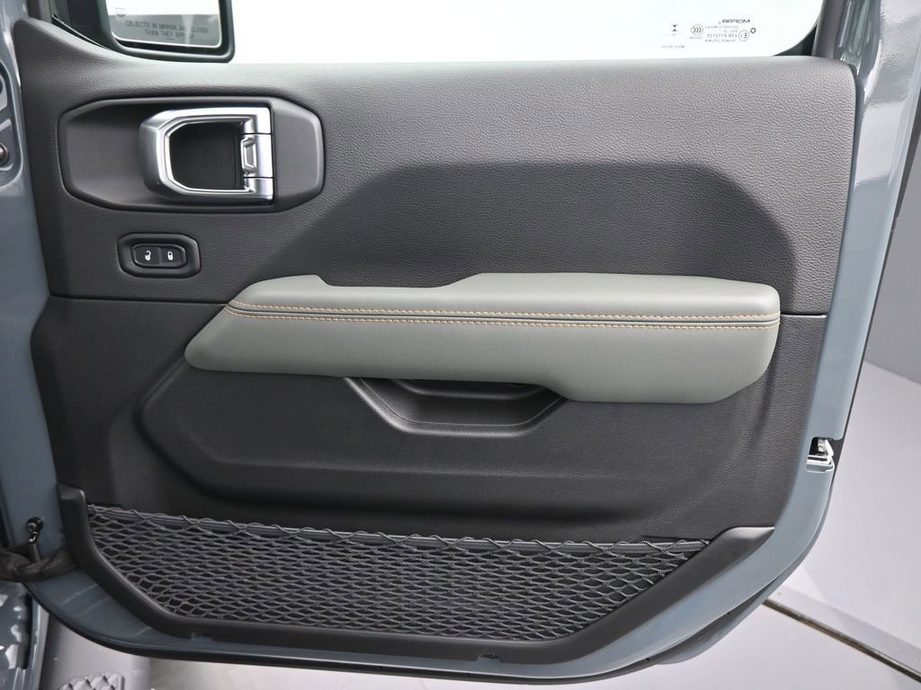 New 2025 Jeep Gladiator Mojave w/ Safety Group image 20