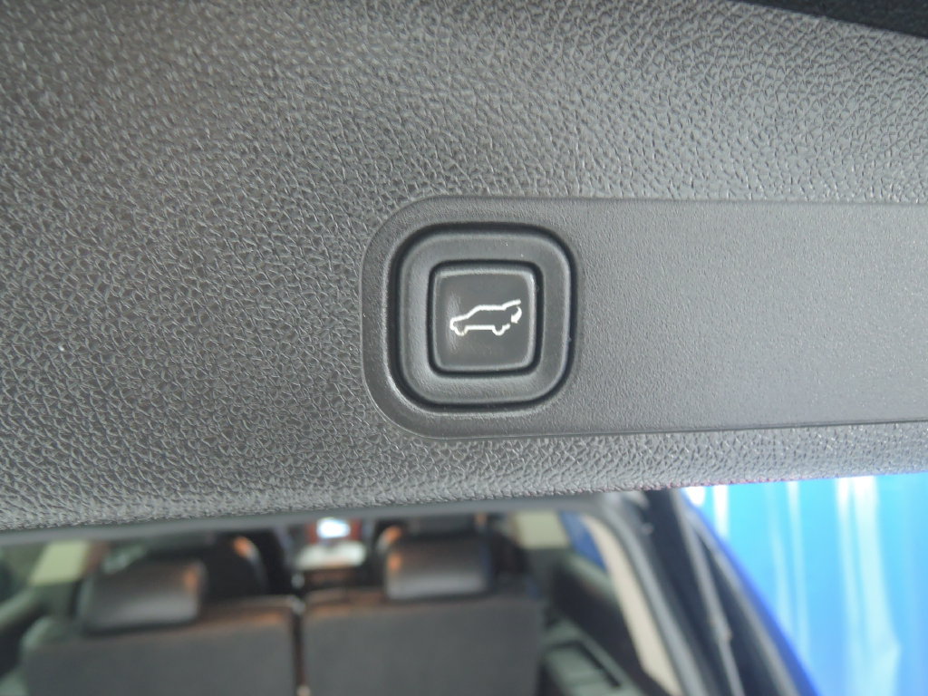 Used 2012 Chevrolet Suburban LTZ AWD/4WD image 29