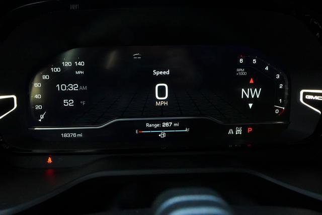 Used 2024 GMC Yukon Denali w/ Advanced Technology Package image 16