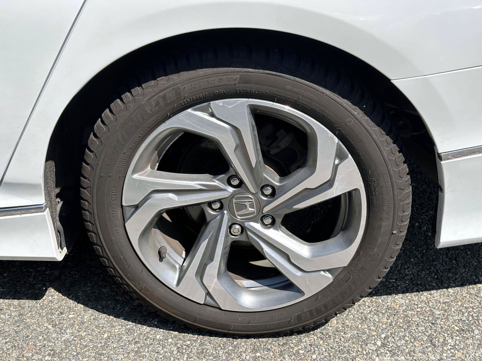 Used 2019 Honda Accord EX image 8