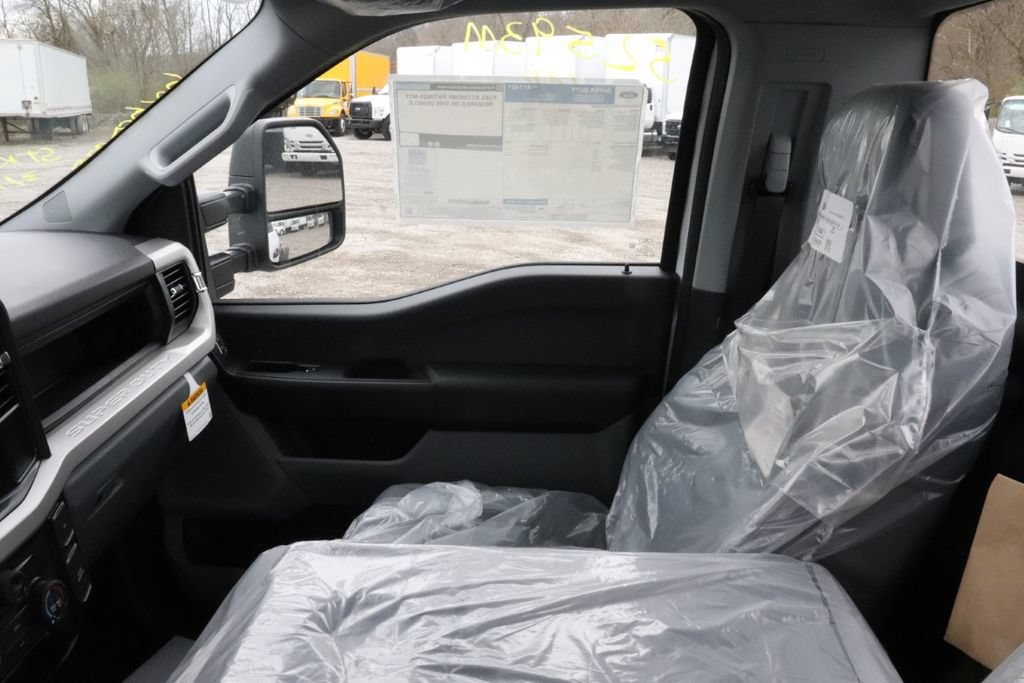 New 2025 Ford F550 4x4 Regular Cab Super Duty image 11