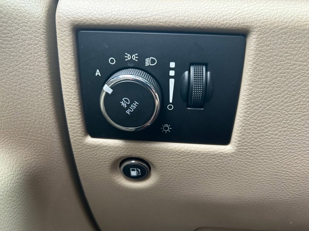 Used 2021 Jeep Grand Cherokee Limited image 20