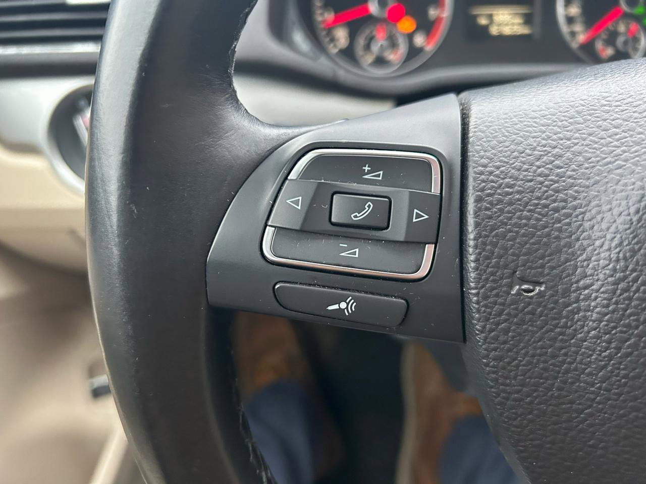 Used 2014 Volkswagen Passat 1.8T Wolfsburg Edition image 18