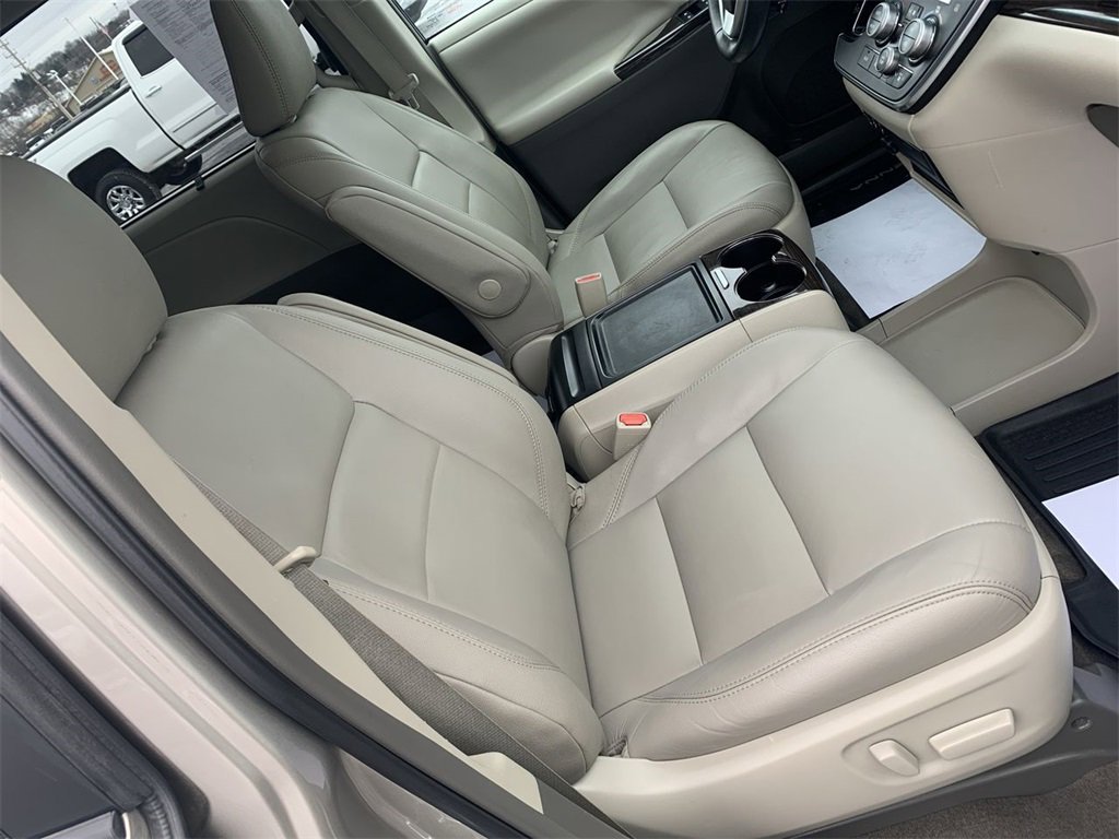 Used 2017 Toyota Sienna XLE Premium image 25