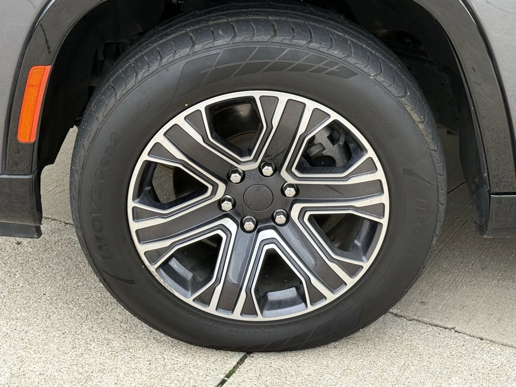 Used 2024 Jeep Wagoneer L Series II w/ Flexible Seating Group image 14