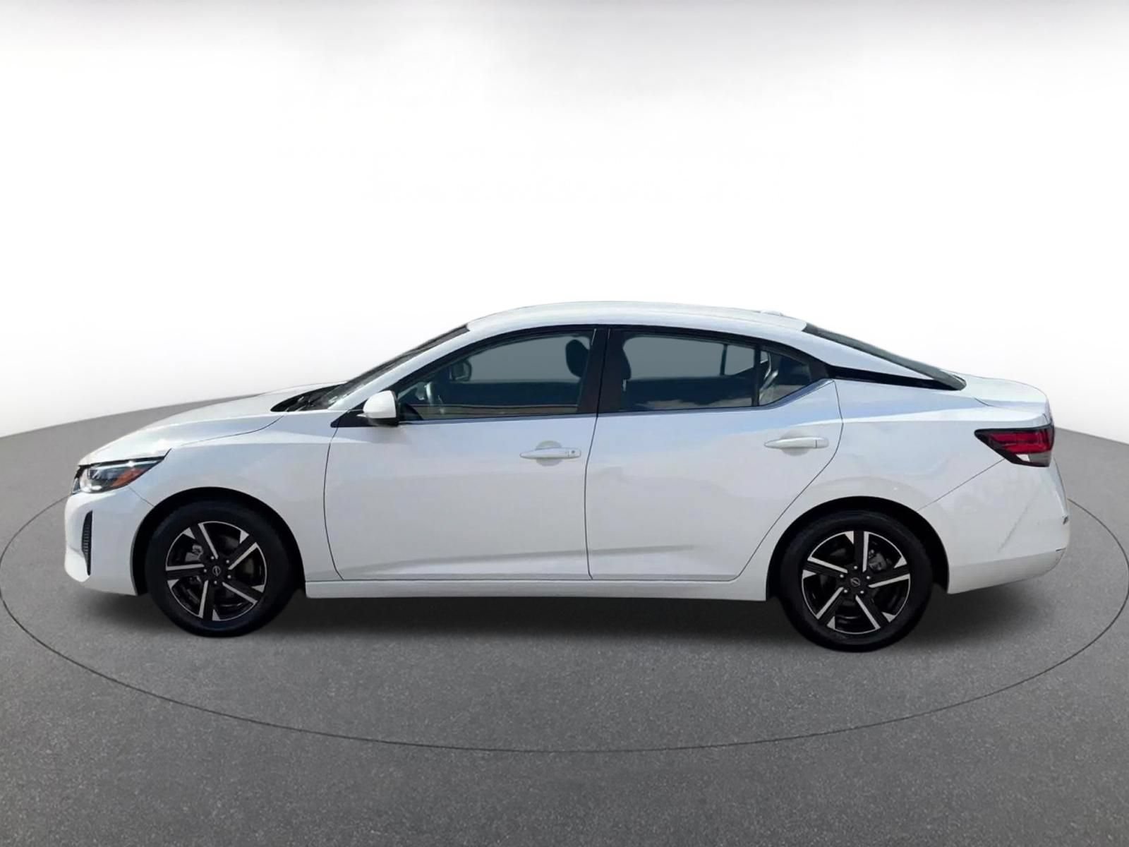 Used 2025 Nissan Sentra SV FWD image 7
