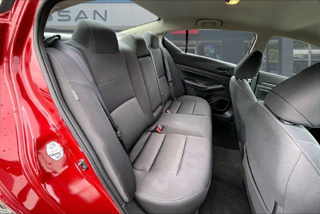 Used 2025 Nissan Altima 2.5 SV FWD image 25